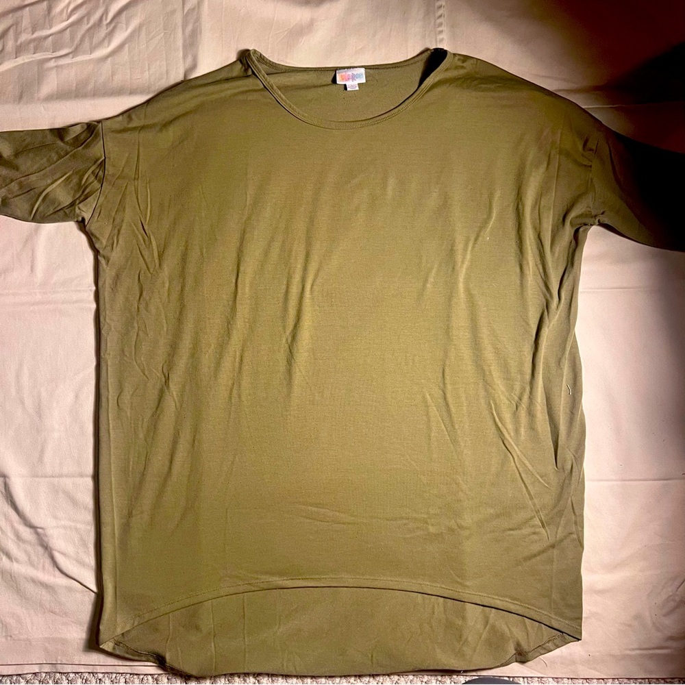 LulaRoe | Shirt | XL | Olive Green | High Low Hem | Fitted Sleeves